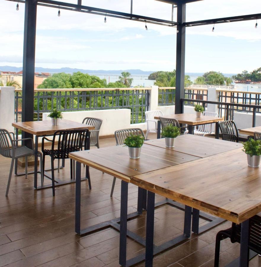 Hostal Marina Samana Экстерьер фото