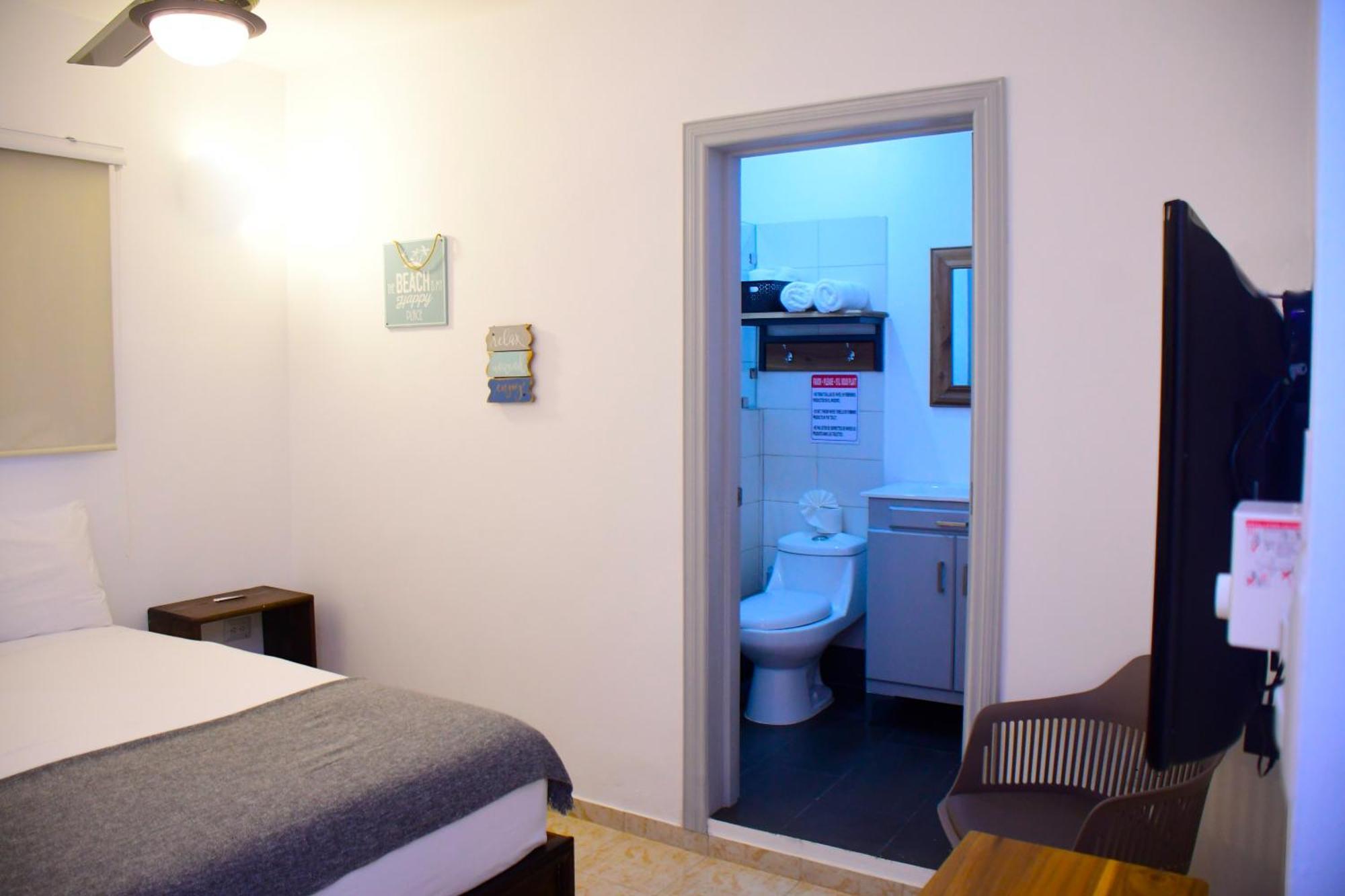 Hostal Marina Samana Экстерьер фото
