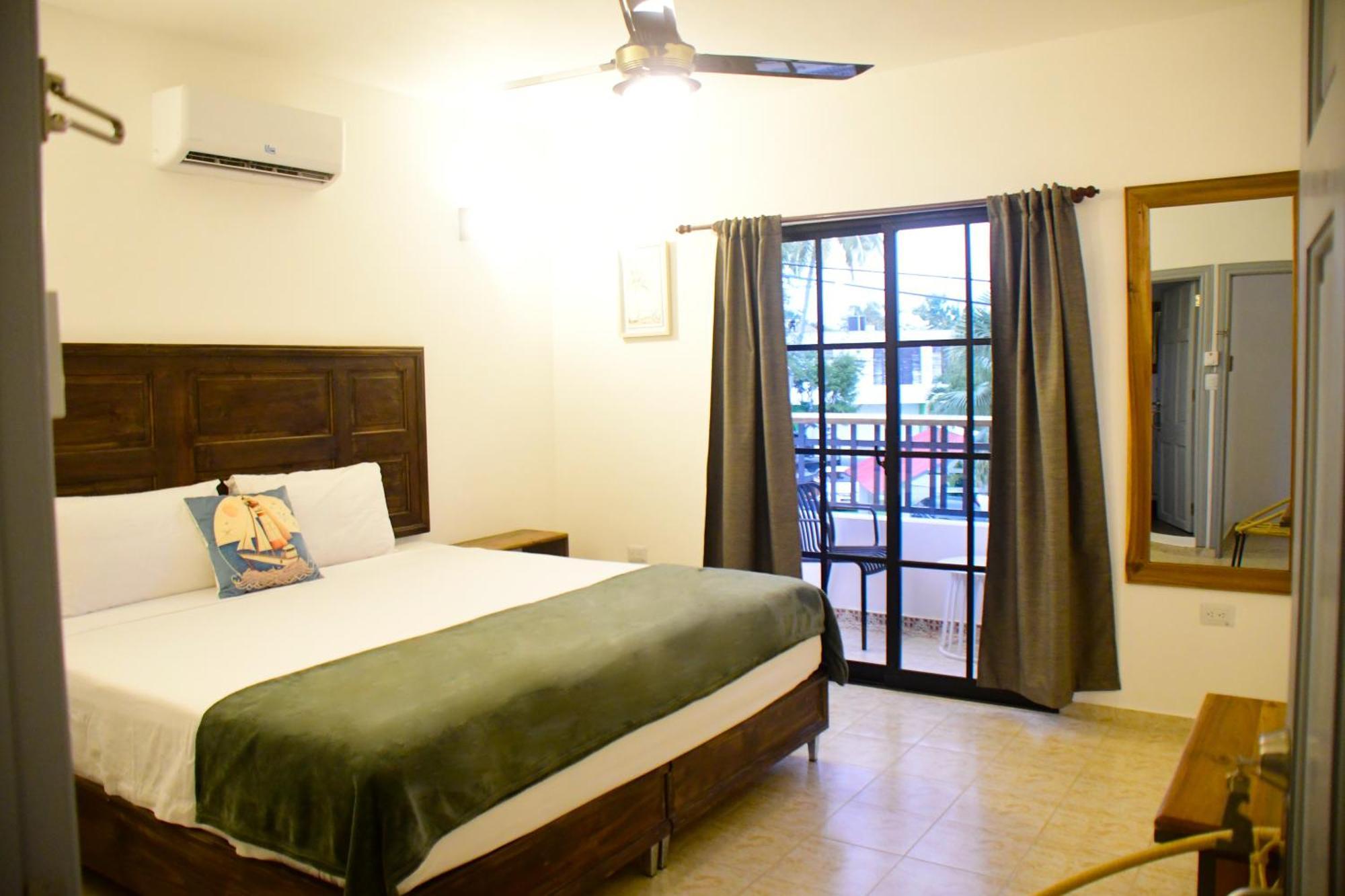 Hostal Marina Samana Экстерьер фото